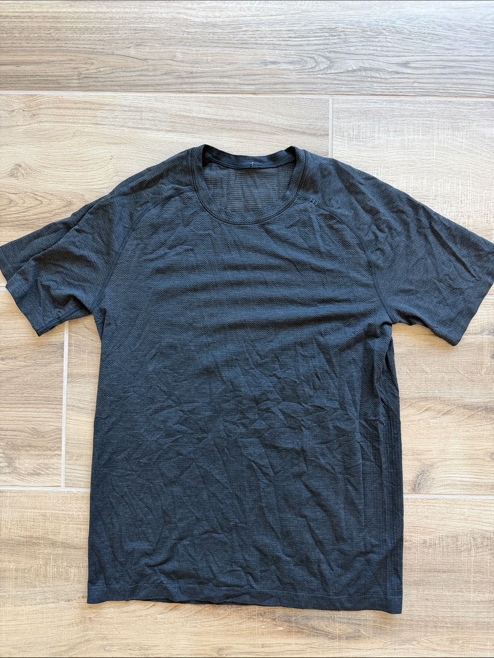 lululemon athletica Men's Black Short Sleeve Performance Tee